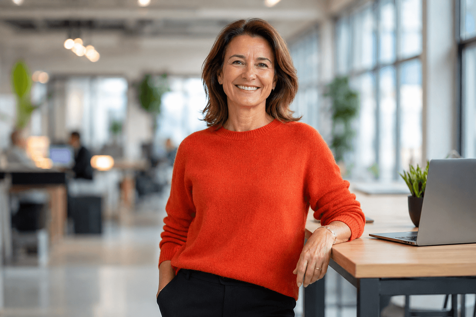 Personne souriante avec une meilleure posture grâce à Sedenzo